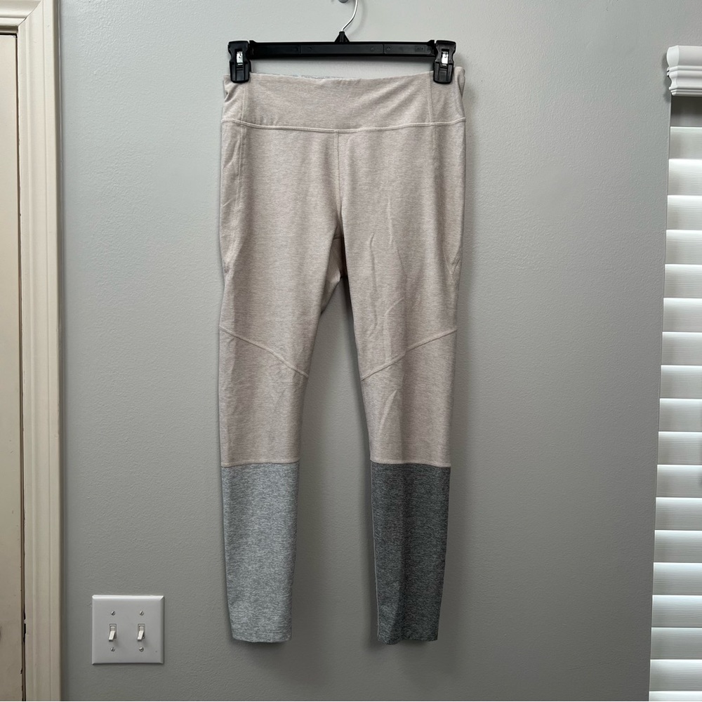 Outdoor Voices | Two Tone Leggings Cream Gray Taupe Sz L